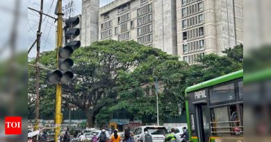 पुण्यातील रहदारी सिग्नलसाठी कोणत्याही पॉवर बॅकअपमुळे जंक्शनवर मोठ्या स्नारल्सकडे दुर्लक्ष होते