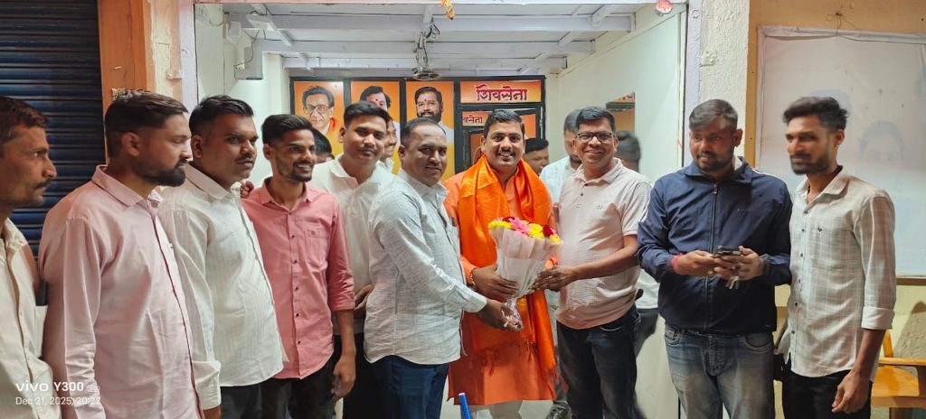 कळंबोली शिवसेना शहराध्यक्ष तुकाराम सरक यांचा वाढदिवस उत्साहात साजरा