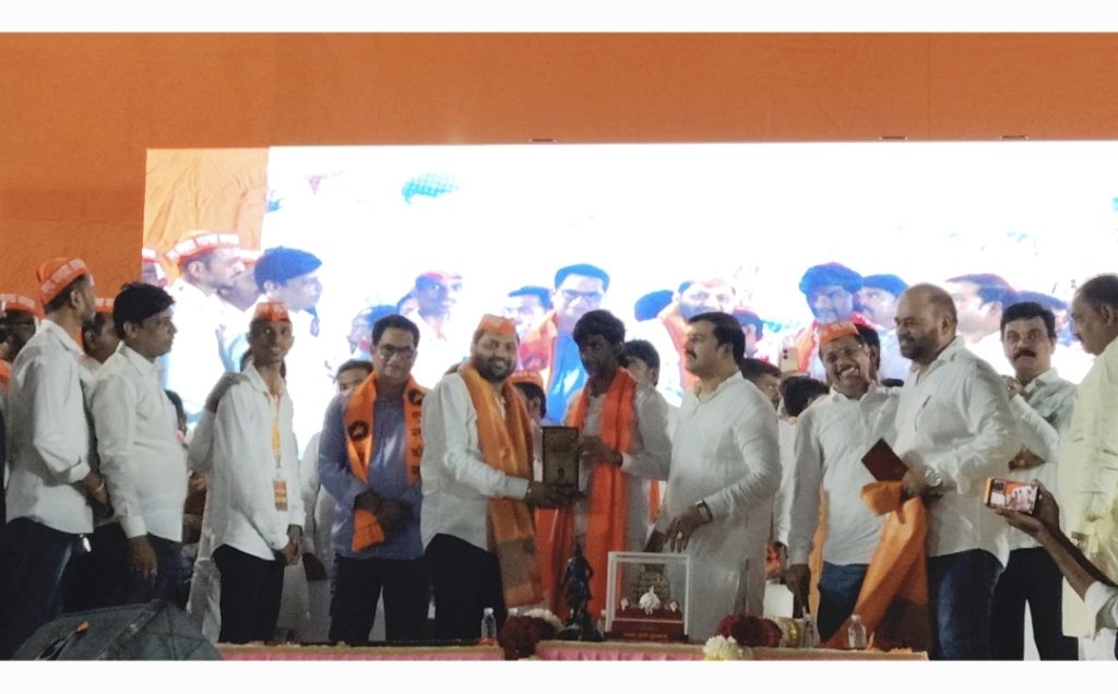 पनवेल येथे सभेत धनंजय मुंडेंवर जरांगे पुन्हा बरसले! खांदा कॉलनी येथे मराठा भवनाचे उद्घाटन.                   