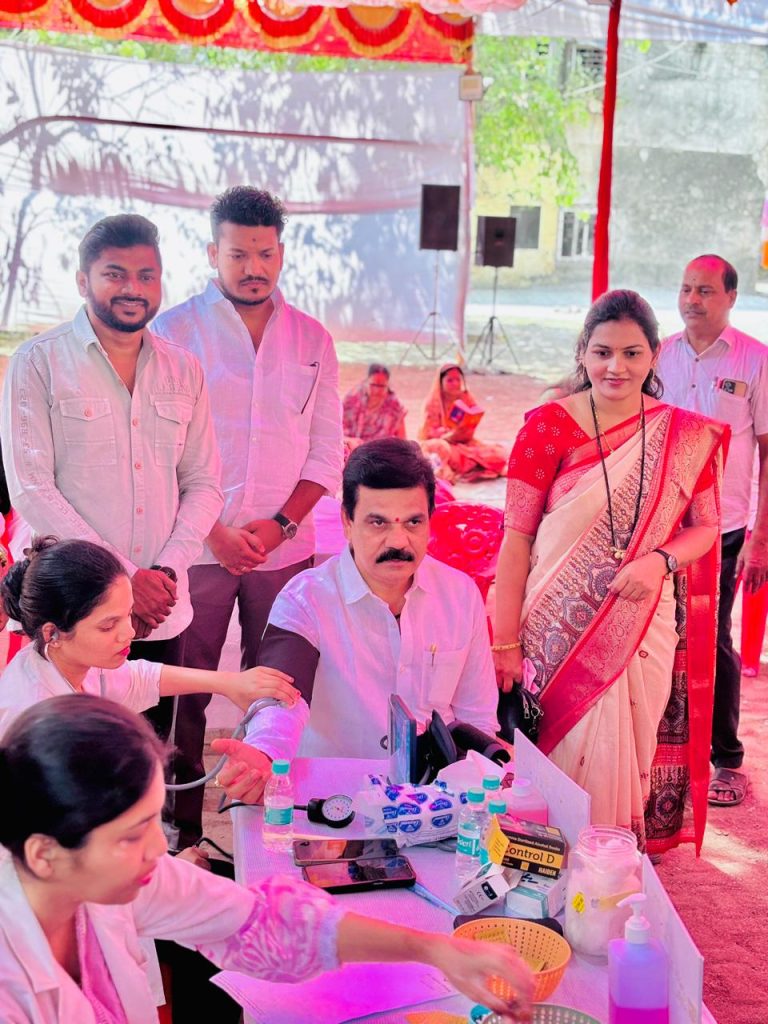 महिला दिनानिमित्त आयोजित आरोग्य तपासणी शिबिरास उत्स्फूर्त प्रतिसाद