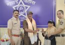 कळंबोली बसस्टॉपवरील वाहतूक नियंत्रकाच्या  सतर्कतेमुळे महिलेची सोन्याची बॅग सुखरूप परत
