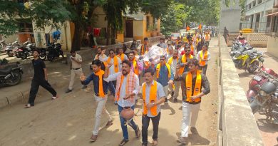 वीज संकटाविरोधात मनसेची महावितरण कार्यालयावर ‘अंत्ययात्रा’ खांदा कॉलनीत अनोखे आंदोलन; निष्क्रिय कारभाराचा निषेध