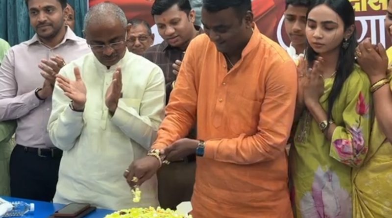 सामाजिक उपक्रमांनी साजरा झाला प्रभुदास भोईर यांचा वाढदिवस